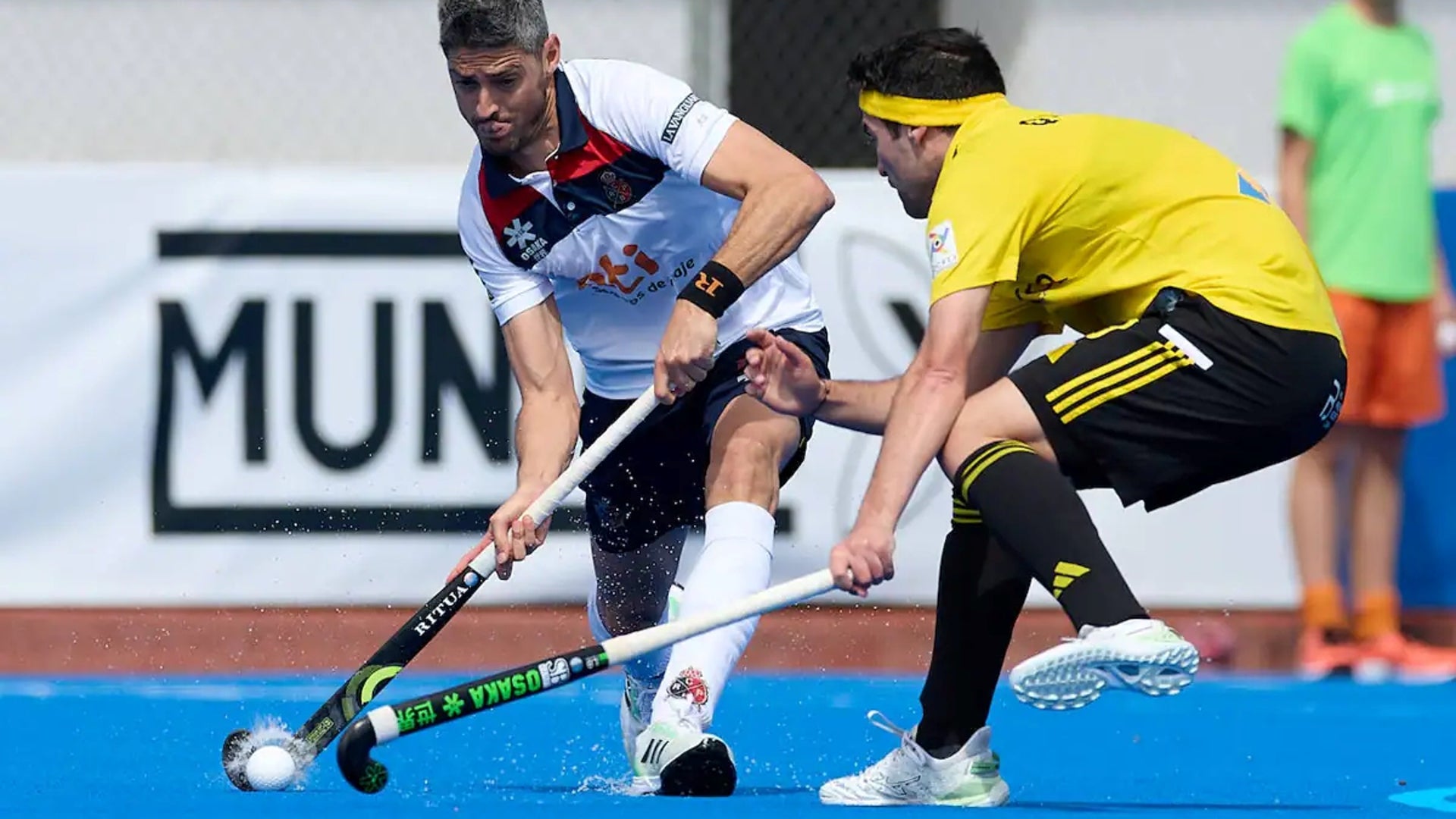 Benalmádena crowns this year's Spanish field hockey champions Sur in